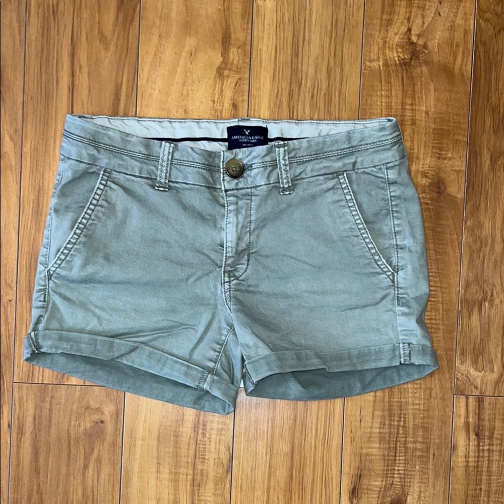 Ae midi olive green mid rise stretchy shorts